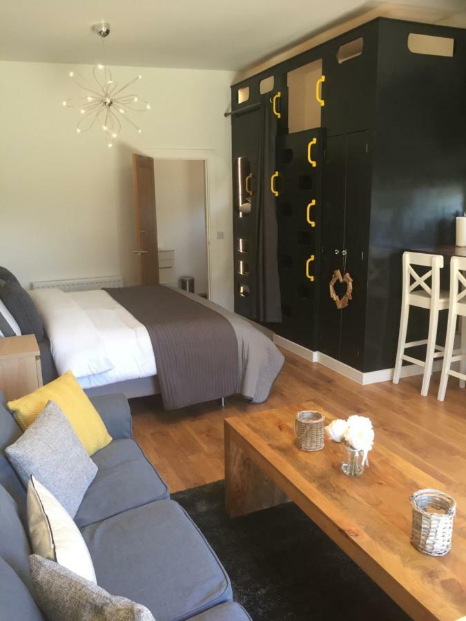 Willow Court Farm Studio South & Petting Farm, 8 Mins From Legoland & Windsor, 15 Mins From Lapland Uk ภายนอก รูปภาพ