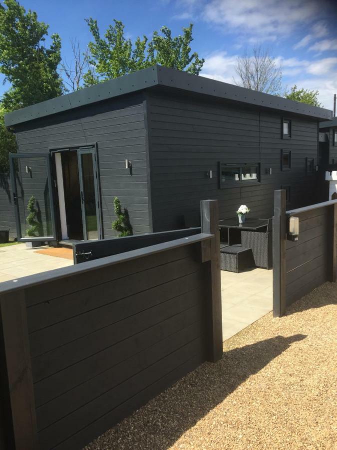 Willow Court Farm Studio South & Petting Farm, 8 Mins From Legoland & Windsor, 15 Mins From Lapland Uk ภายนอก รูปภาพ